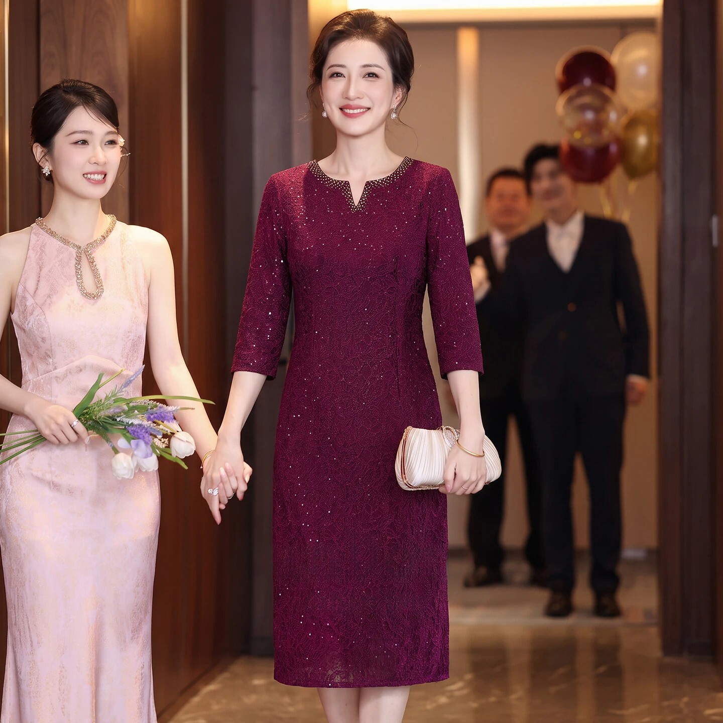 轻奢高端蕾丝婚宴妈妈礼服连衣裙图片
