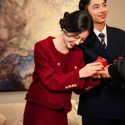 红色小香风套装秋冬2025新款结婚订婚轻奢礼服红色回门服高级气质