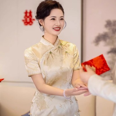 高贵金色喜婆婆婚宴旗袍2025夏季新款妈妈婚礼礼服年轻气质连衣裙