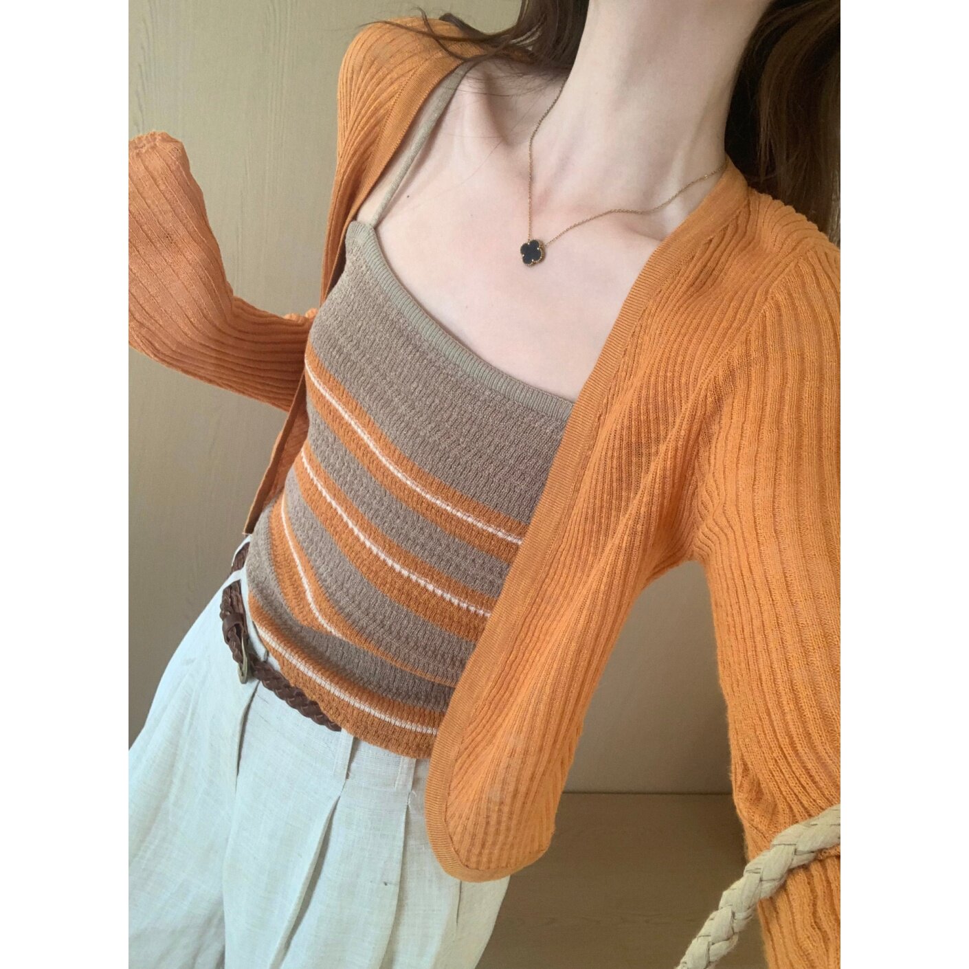 话里条纹针织两件套女2026夏季新款轻奢气质吊带开衫套装修身显瘦
