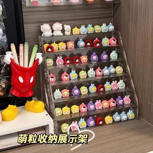 萌粒吧唧立牌玩具陈列架多层乐高盲盒手办收纳盒透明展示架亚克力