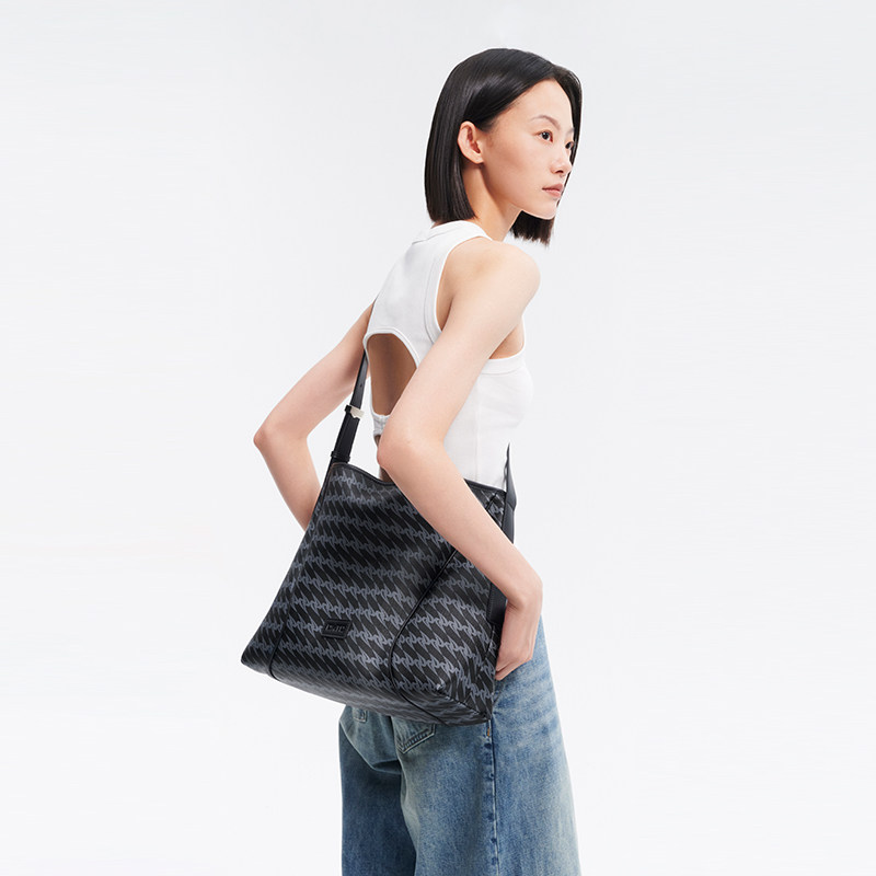 【晁然推荐】omto黑松露软Hobo包大容量上班通勤松弛感百搭出行,箱包皮具/热销女包/男包,托特包,淘宝优惠券,粉丝福利购,淘宝优惠卷