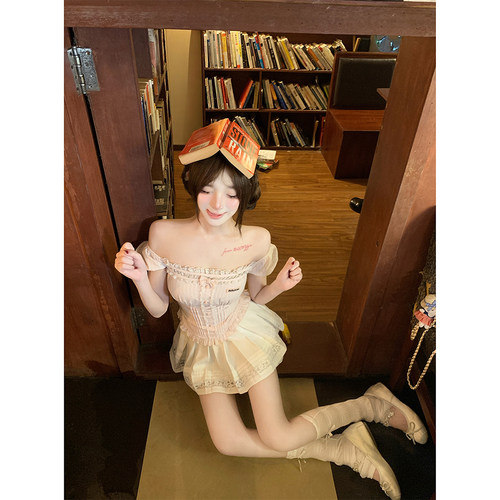 【瑞茜】蜜桃栀夏 夏季纯欲风小众设计上衣短裙 R3844-1W