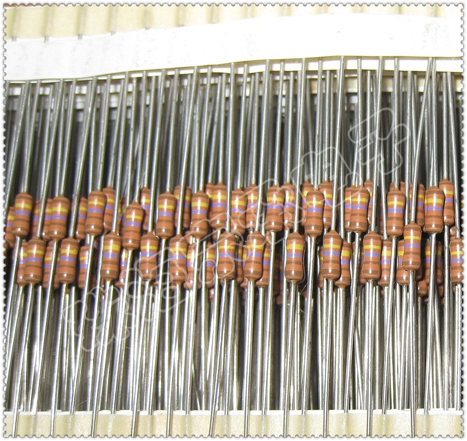 铜引脚、CCF55 系列高质量的轴向金属膜电阻器、超低的电流噪声级别，带有低温度系数和低容差。 所有型号均为小尺寸并有保护涂层，高频特性佳。