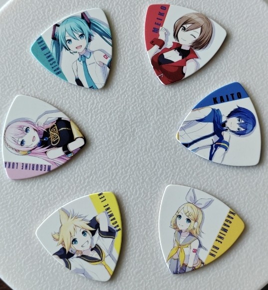 初音未来周边吉他拨片贝斯拨片尤克里里拨片三角形赛璐珞1.0现货