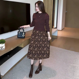 假两件针织连衣裙女2024秋季新款显瘦毛衣拼接中长款碎花打底裙子