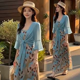 时尚套装裙女2026夏新款度假风喇叭袖短款披肩印花连衣裙两件套潮