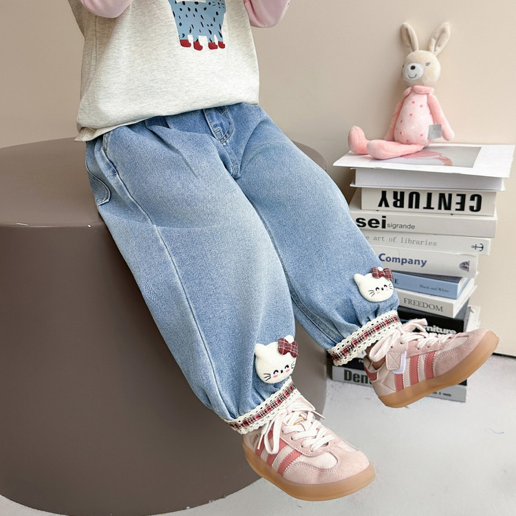 女童洋气宽松牛仔裤春秋季2026新款女宝宝卡通秋装儿童休闲长裤