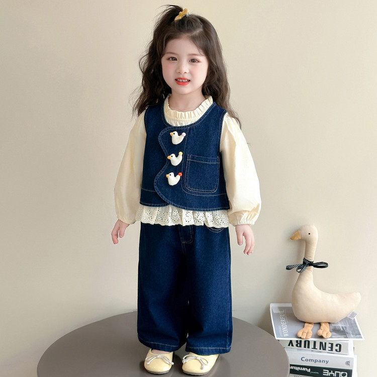 女童春秋装休闲牛仔马甲三件套2026新款小女孩超洋气秋款衣服套装