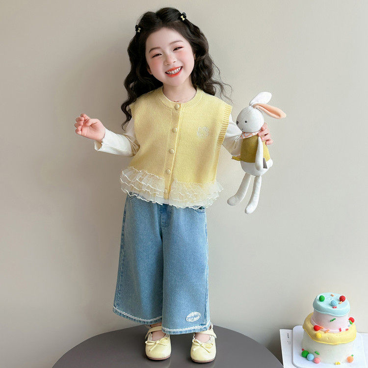 儿童套装春秋2026新款春装女童休闲长袖T恤马甲牛仔阔腿裤三件套
