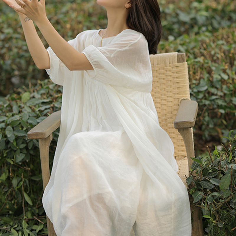 文艺棉麻女装2026春夏新款苎麻肌理加捻细皱双层连衣裙度假长裙