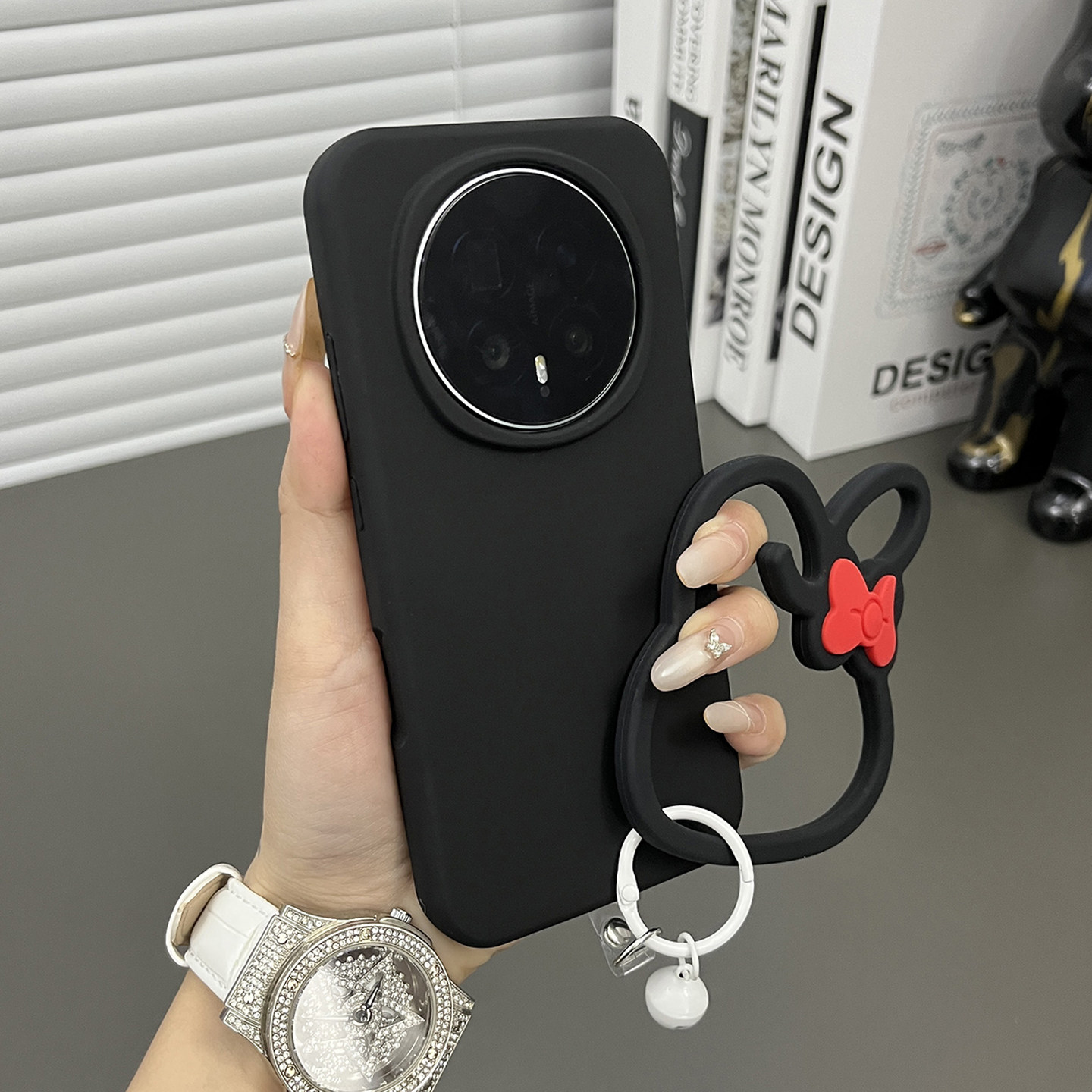 三只鱼【日韩液态硅胶高级黑手提环】适用于荣耀magic8/7/6pro/x70/60手机壳新款网红防摔全包保护套男女韩系,3C数码配件,手机保护套/壳,淘宝优惠券,粉丝福利购,淘宝优惠卷