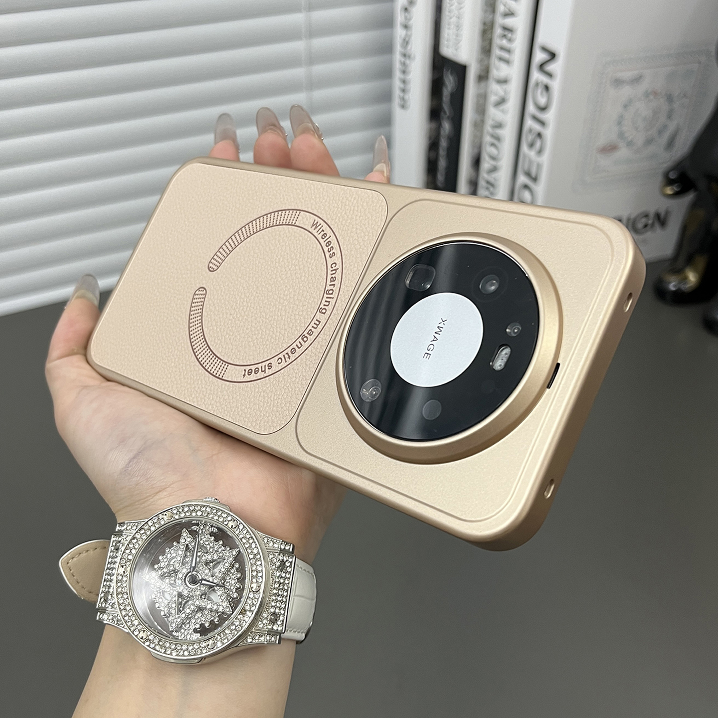 适用于华为mate80pro磁吸手机壳