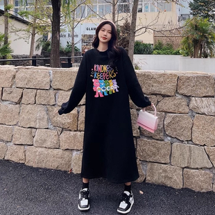 大码胖mm秋季连衣裙加绒加厚宽松遮肉过膝长款卫衣女韩版长裙子潮