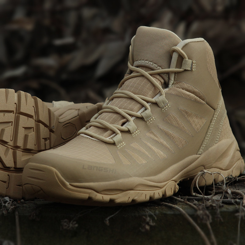 战狼尖兵中帮沙漠作战靴男鞋超轻耐磨减震战术靴防滑特种兵作训鞋