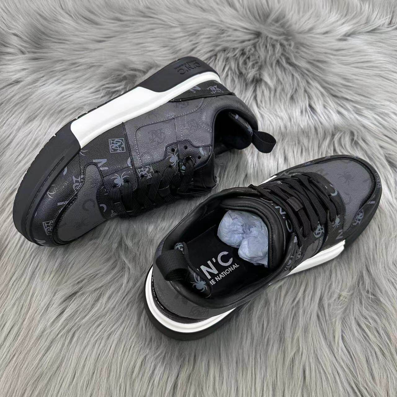 CNC男鞋2023年新款现货进口牛皮字母满印休闲时尚轻奢运动鞋