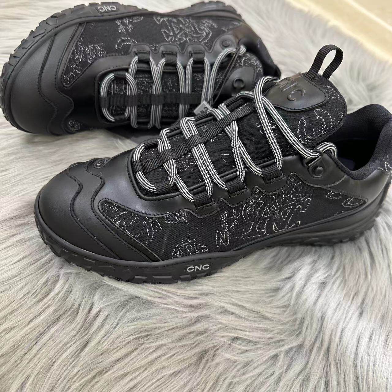 CNC男鞋2023年新款现货进口牛皮拼接印花LOGO休闲时尚轻奢运动鞋