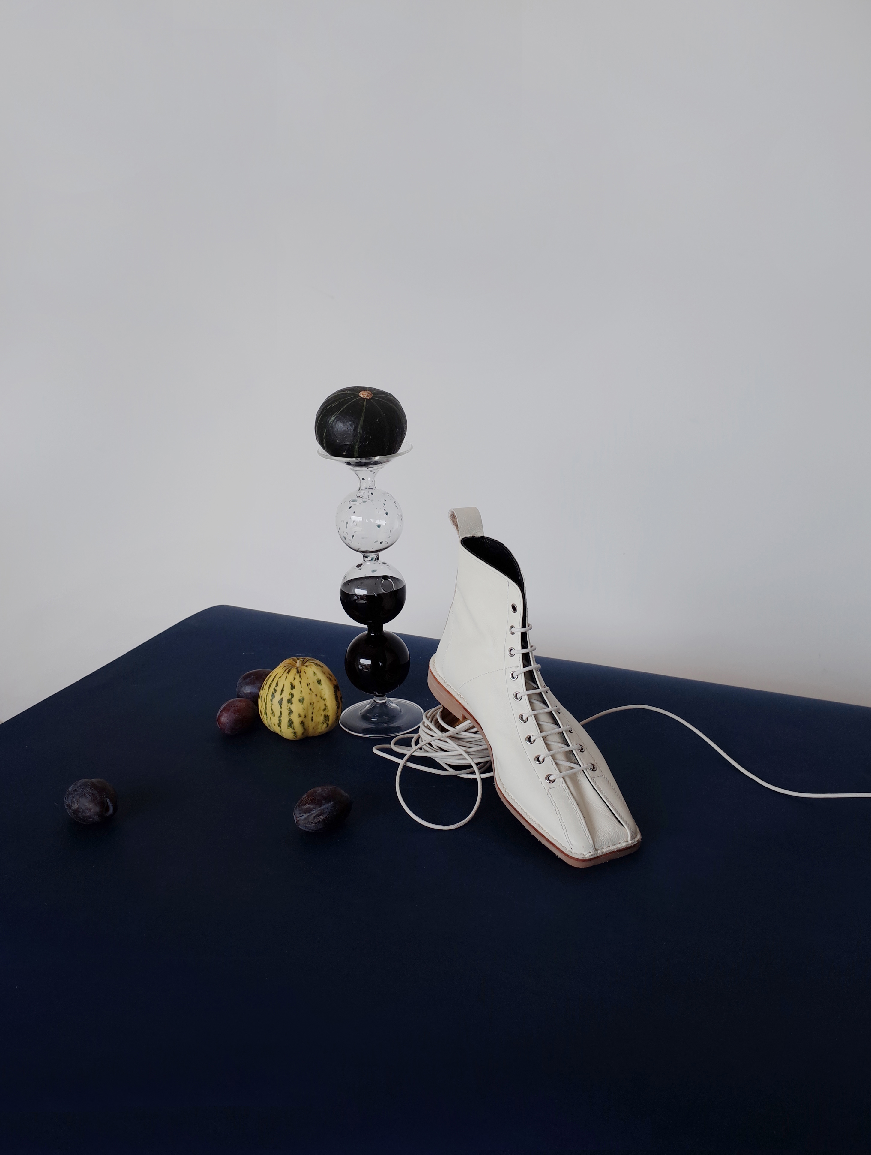 方头系带装饰简洁平底靴