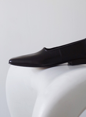 HOME WORK 19ss 简洁方头圆口鞋