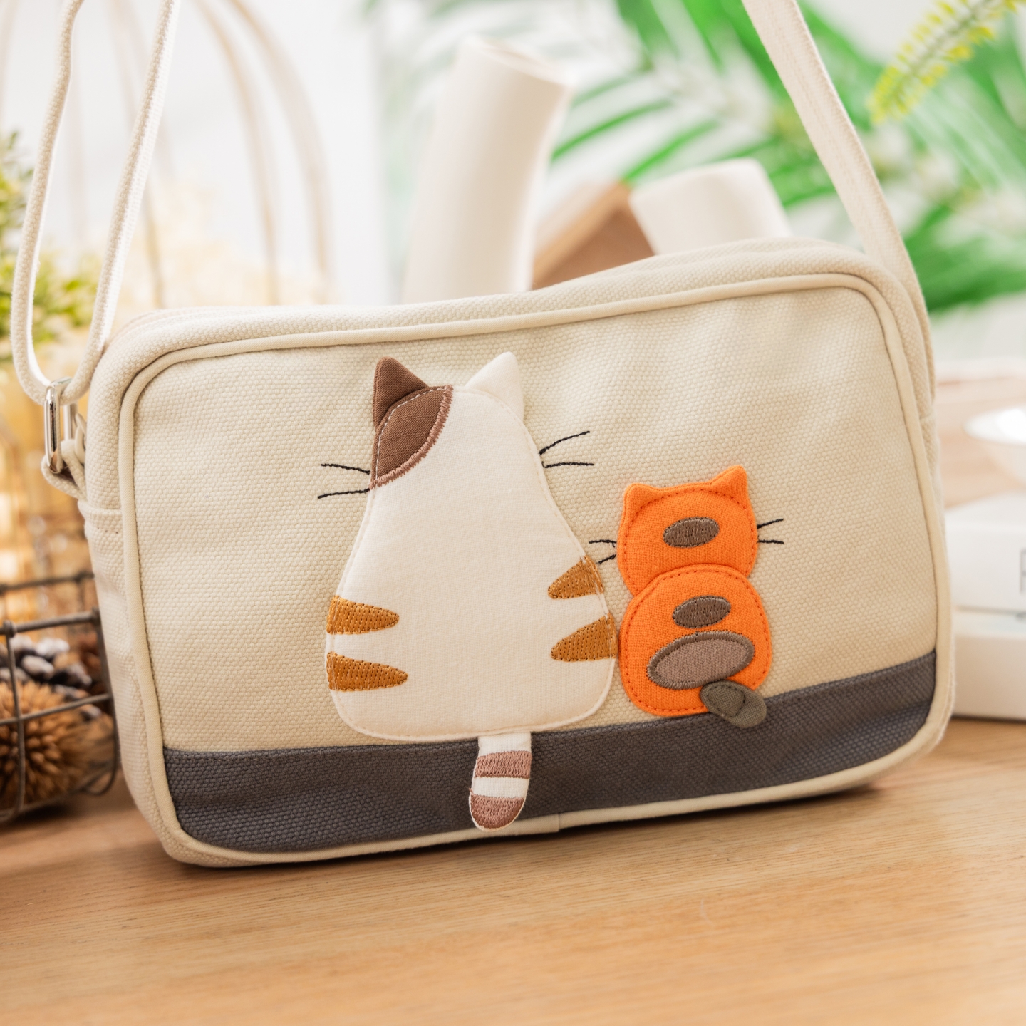 可爱啵啵猫 LB25-012 相机包斜挎包韩系小清新时尚女包百搭简约