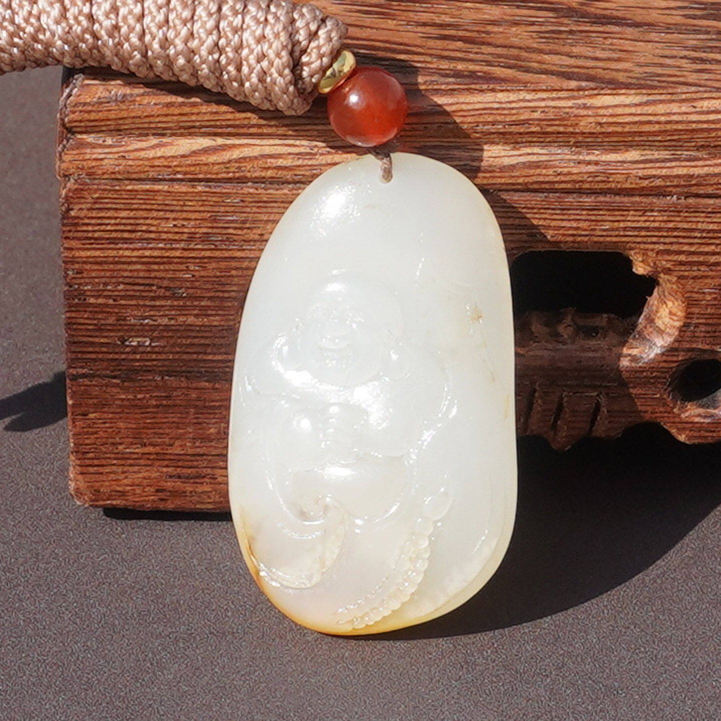 方言珍稀俏色金皮羊脂玉籽料吊坠