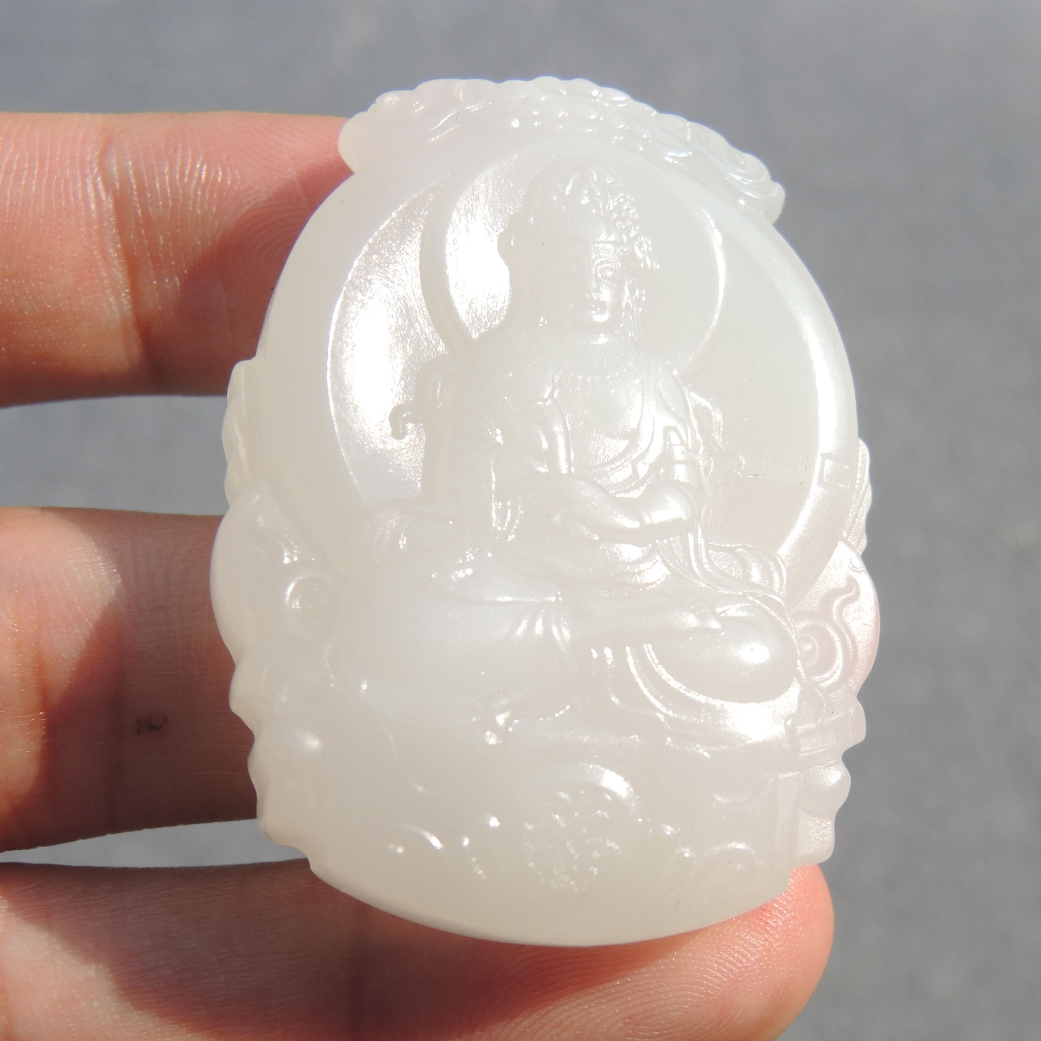 高品质方言新疆和田玉老坑且末山料晶莹熟润羊脂白玉观音吊坠S