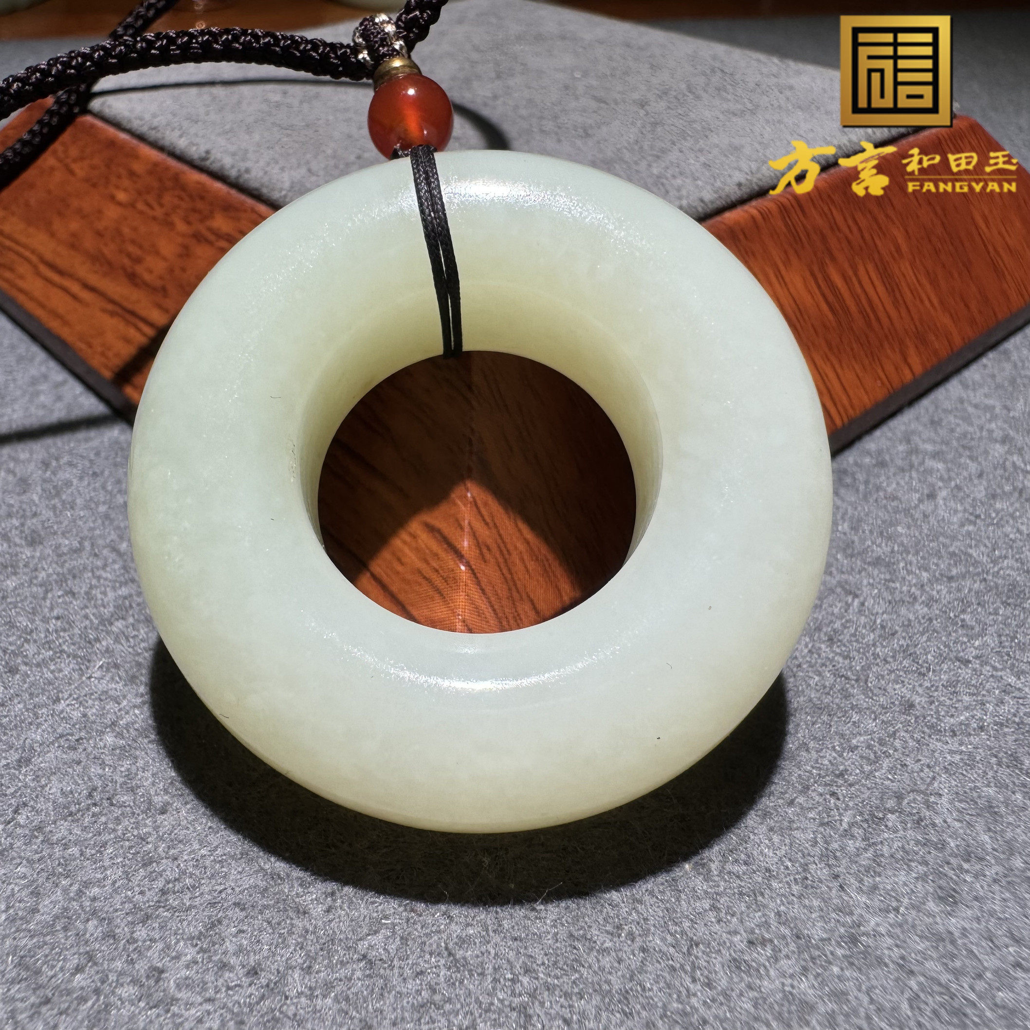 方言和田玉新疆且末料脂粉感浓郁一抹糖平安面包圈吊坠车挂扳指S6