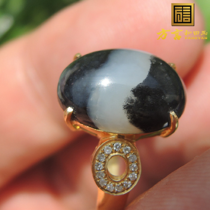 方言和田玉特惠大漏仅6660元罕见羊脂一线天青花籽料18k真钻戒指o