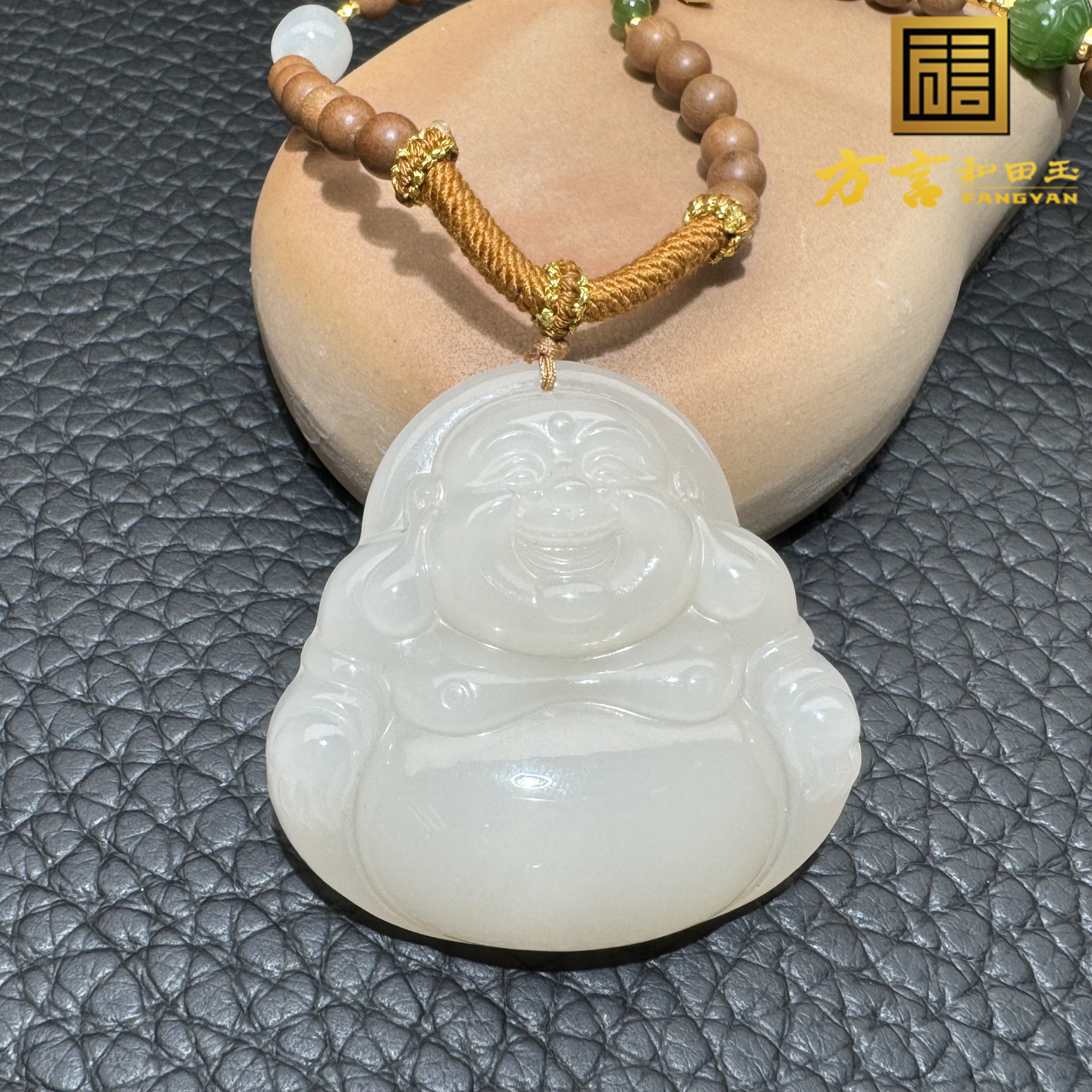 高品方言和田玉老坑青海高冰起荧光藕粉银镶配绳佛公吊坠挂件S6