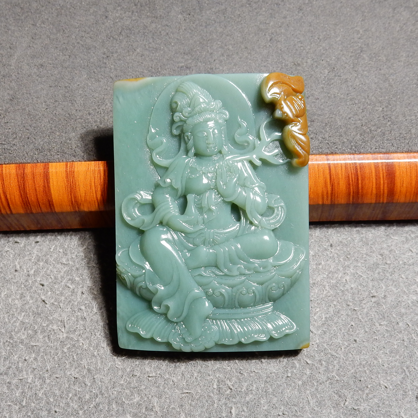 惊呆方言品牌和田玉特惠精品黄皮蓝调沙枣青籽料观音吊坠挂件h2