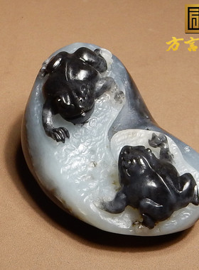 新疆青花籽料呱呱来财把件