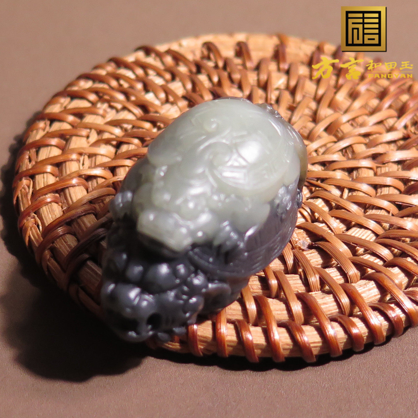 新疆大漠楼兰三色糖青花龙龟吊坠