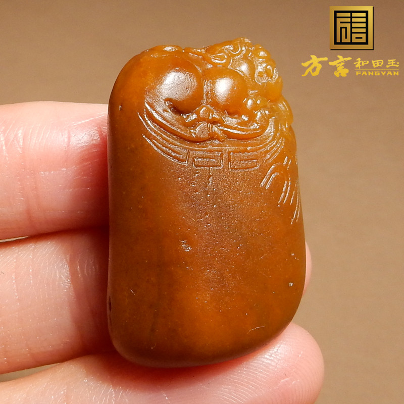 方言和田玉新疆老熟黄沁原生黄玉籽料瑞兽貔貅府上有龙吊坠挂件A1