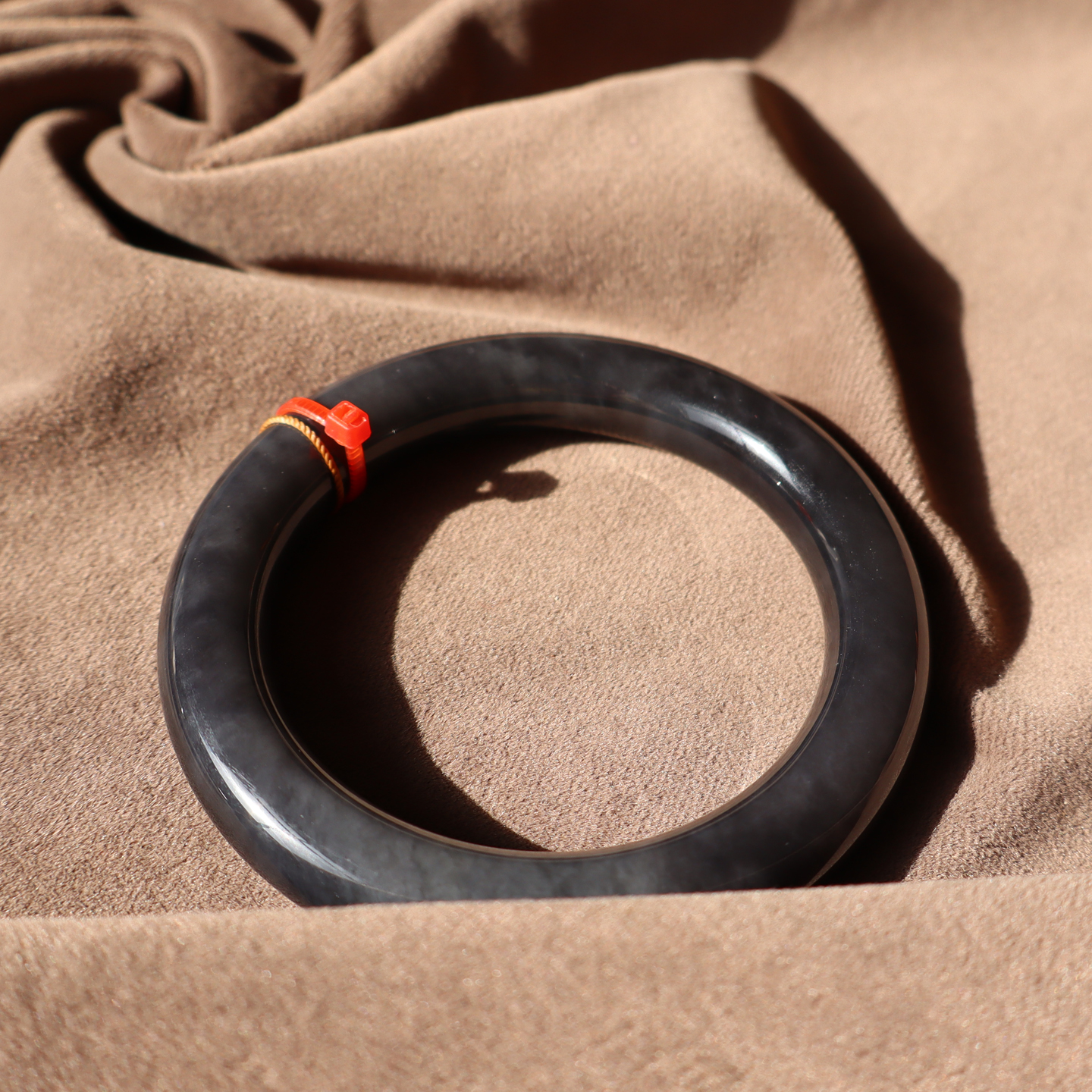 青海老坑料帝王紫卡59mm圆条手镯