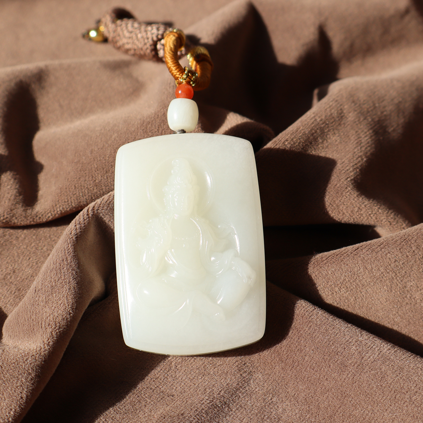 新疆95于田料白玉油膏料观音挂件