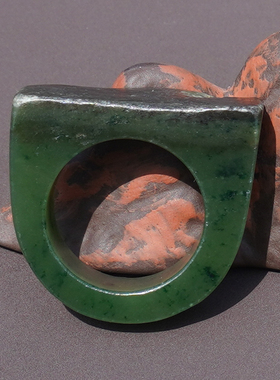 方言新疆和田籽料碧玉黑油皮扳指