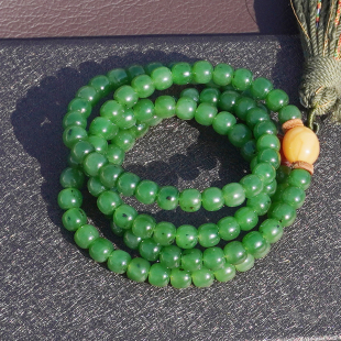 手慢无方言品牌大漏新疆珍藏戈壁料碧玉阳绿色7mm108颗高品项链A6