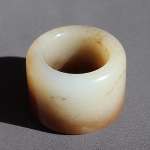 市场价9600亏本560佩戴级精品高油细糯且末糖白玉22mm扳指戒指A8