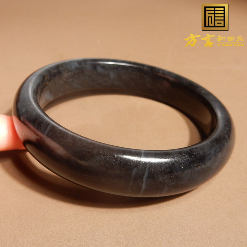 方言和田玉精品新疆漆黑如墨白玉底墨玉籽料内径62mm玉石手镯A5