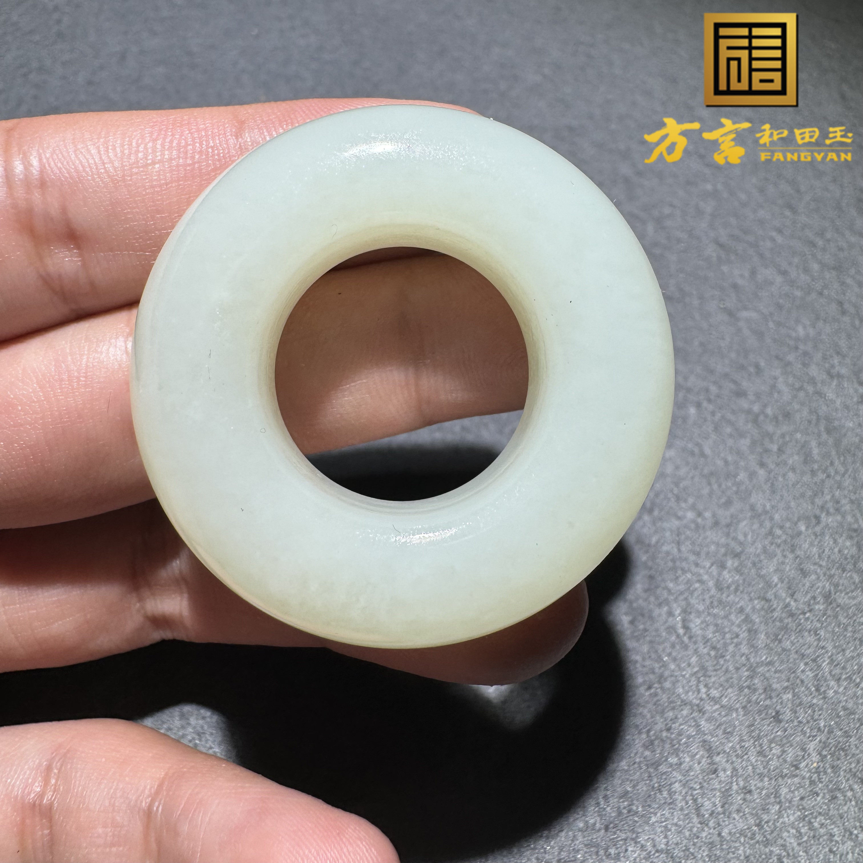 方言和田玉新疆且末料脂粉感浓郁油润平安环面包圈吊坠车挂扳指S