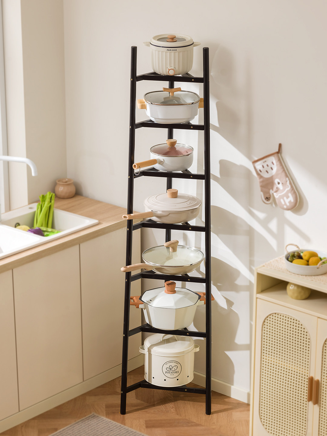 厨房三角置物架落地多层锅架多功能转角家用靠墙放锅收纳三脚架子