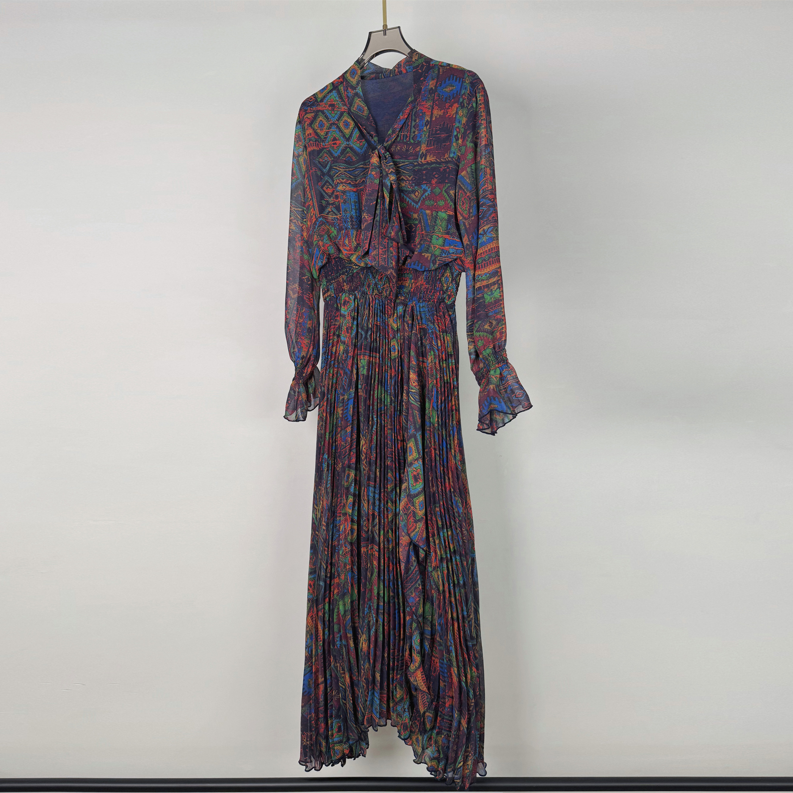 轻奢印花百褶长袖连衣裙优雅气质时尚显瘦气质松紧腰长裙2026春夏