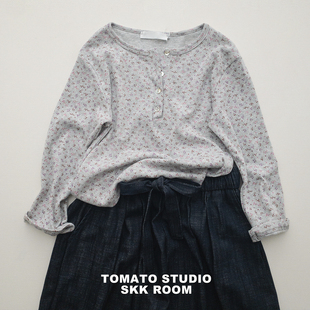 bm风少女灰色碎花v领七分袖 上衣 T恤复古设计感小众打底衫