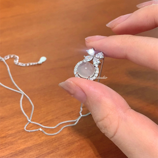 s925银玉髓蝴蝶结满满闪闪亮亮的温柔锁骨链