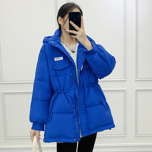 克莱因蓝羽绒服女中长款2023年新款冬装宽松收腰小众设计感厚外套