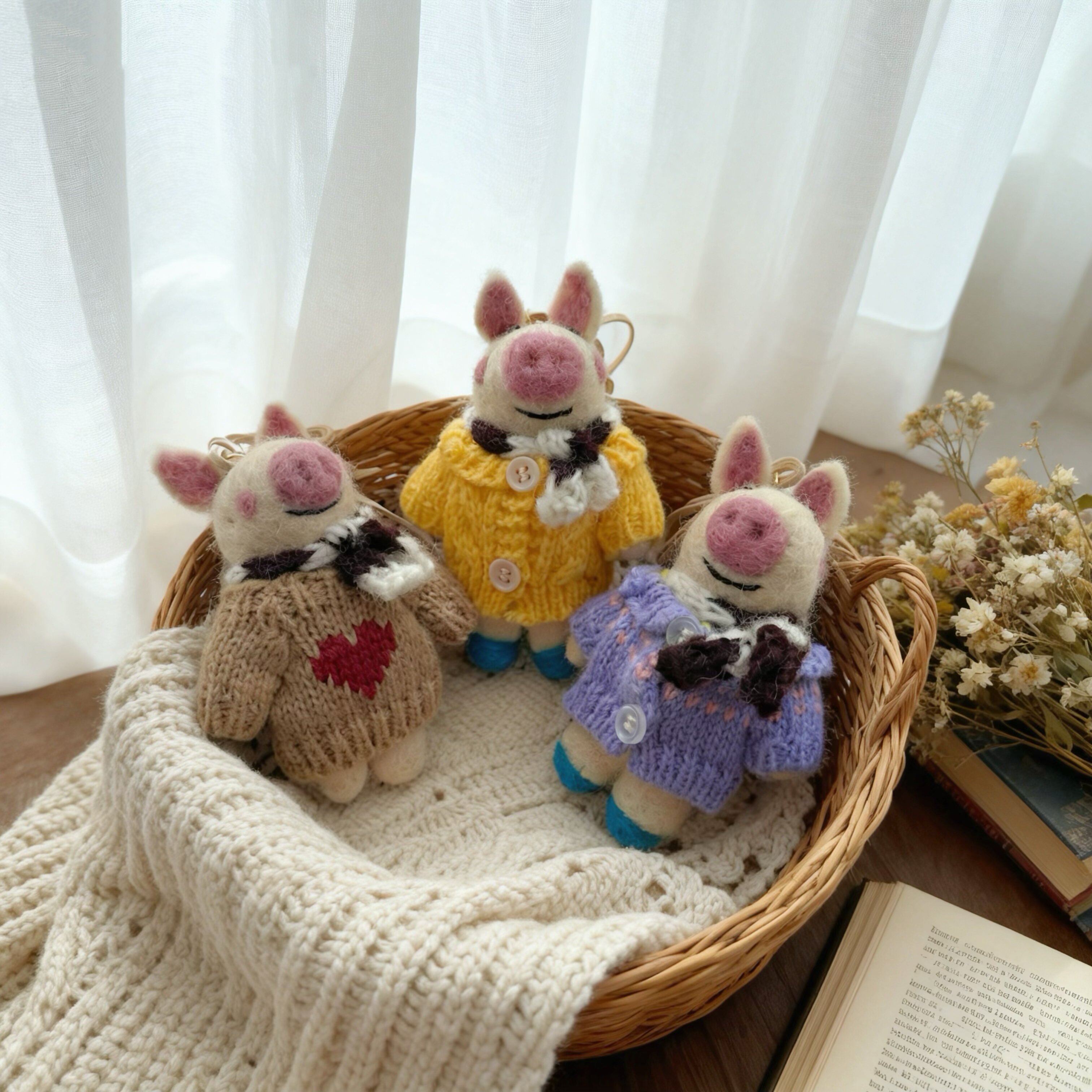 原创新款尼泊尔手工羊毛毡挂件可爱小猪包挂件钥匙扣车挂饰小众