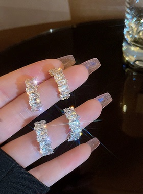 S925银针小众设计高级感精致铜镶锆石耳钉新款C形不规则气质耳饰