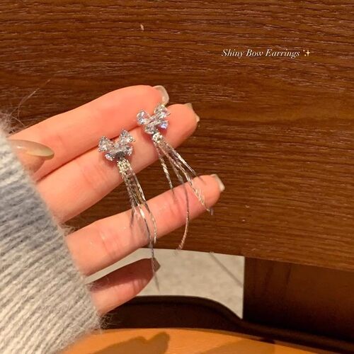 高级感秋冬蝴蝶结流苏耳环