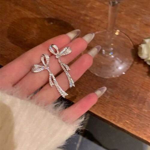 千金感气质蝴蝶结耳环轻奢