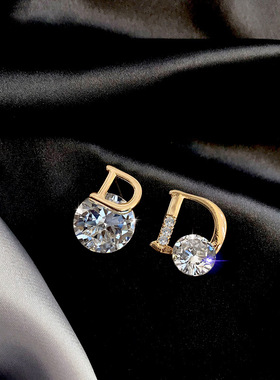 韩国简约不对称D字母耳钉网红百搭小巧锆石耳坠气质耳饰银针耳环